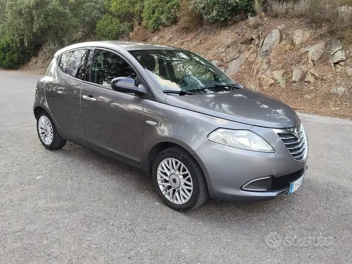 Lancia Ypsilon 2015 photo 4