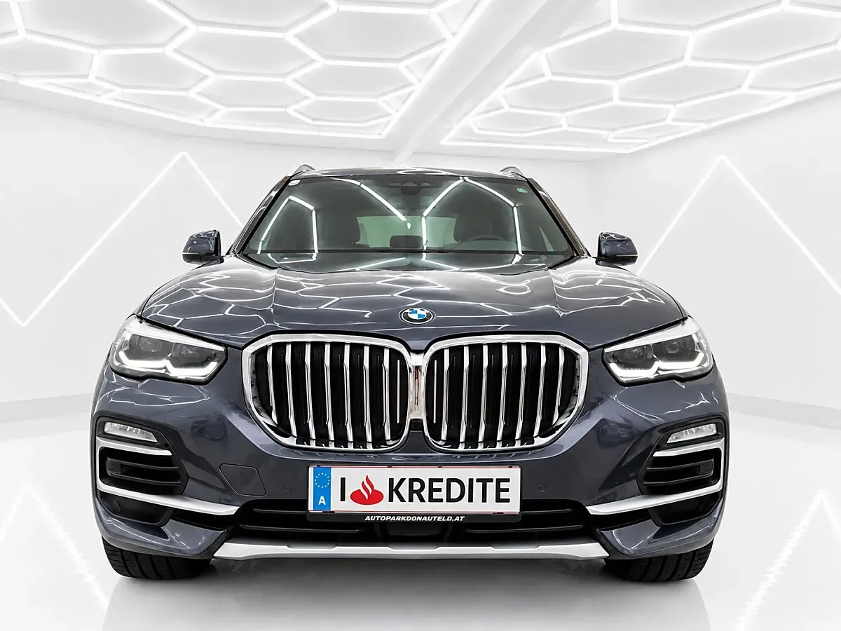 BMW X5 2019 photo 2