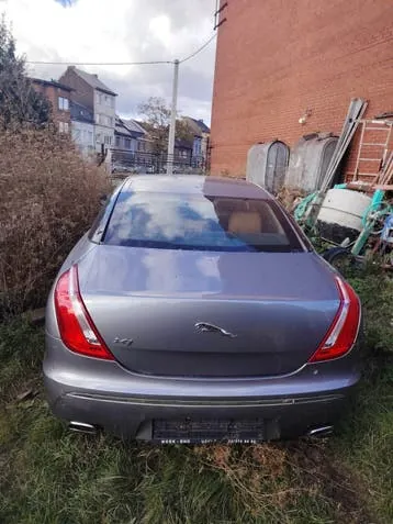 Jaguar Xj
