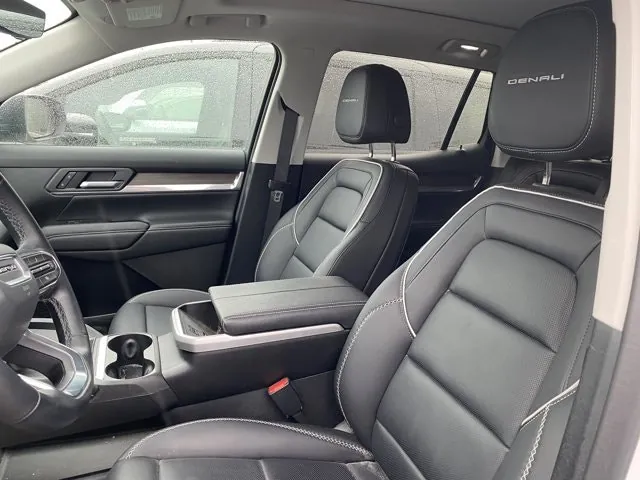 GMC Terrain 2026 photo 2