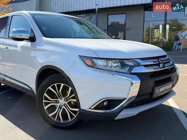 Mitsubishi Outlander 2015 photo 2