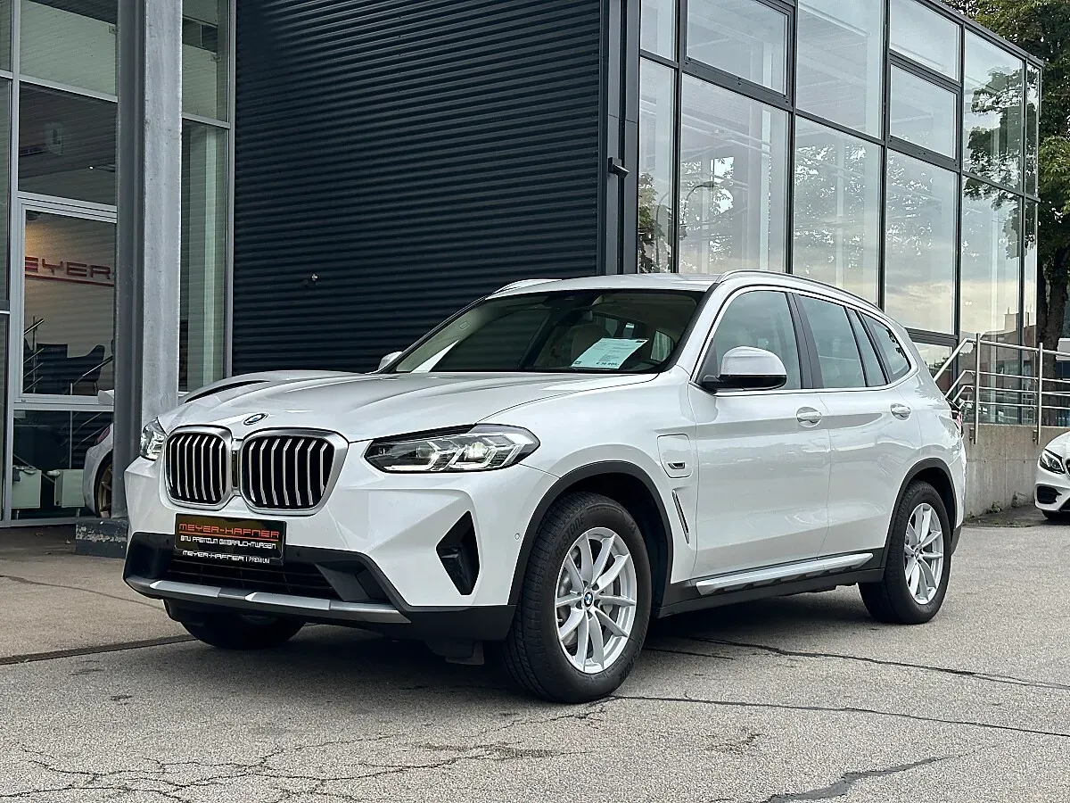 BMW X3 2022 photo 2