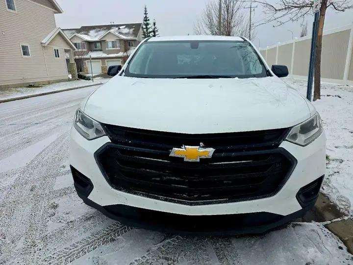 Chevrolet Traverse Ls 2019 photo 2