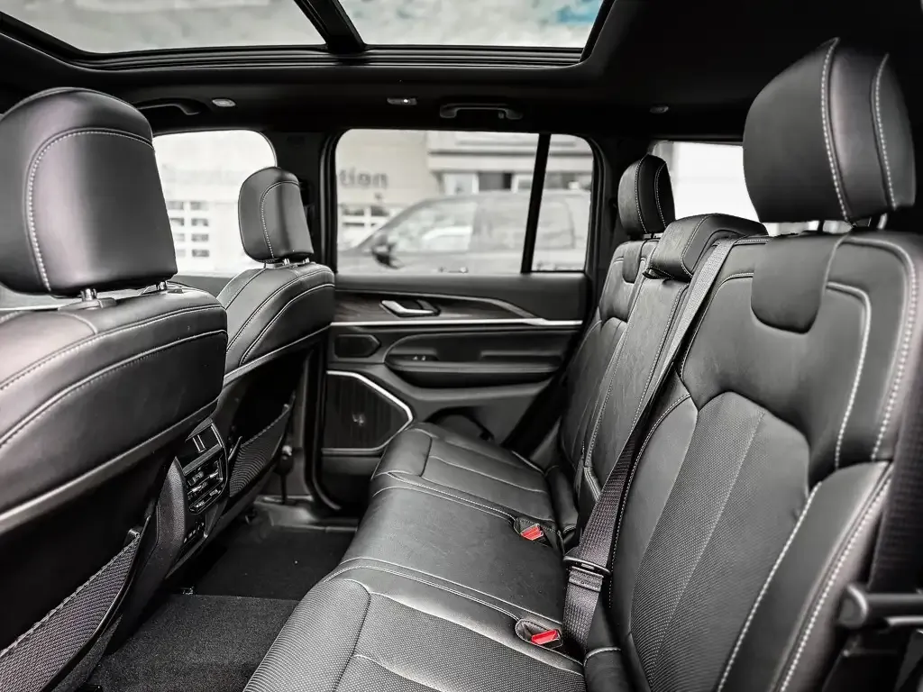 Jeep Grand Cherokee 2026 photo 5