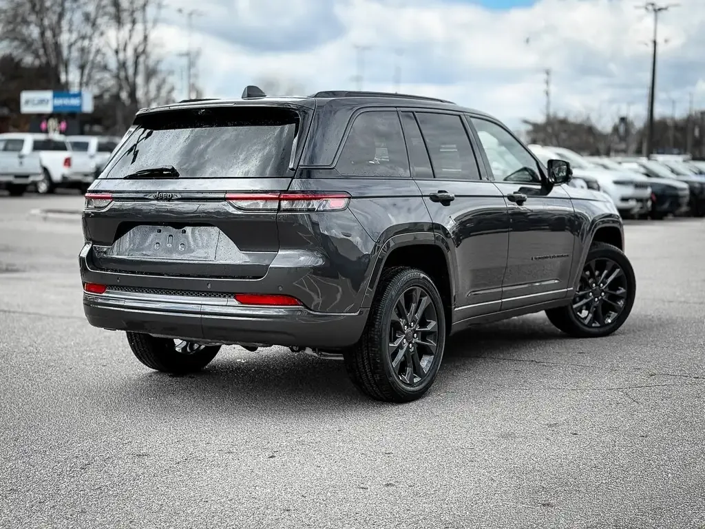 Jeep Grand Cherokee 2026 photo 2