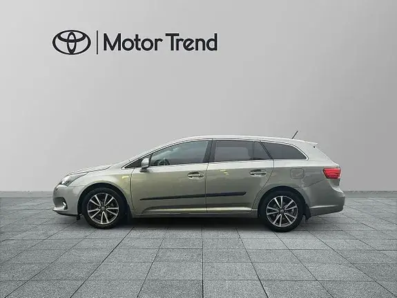 Toyota Avensis 2012 photo 3