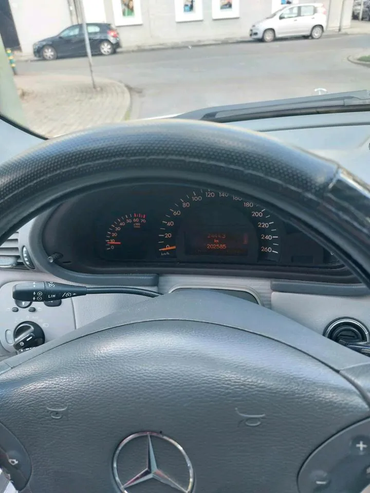 Mercedes-Benz C 200
