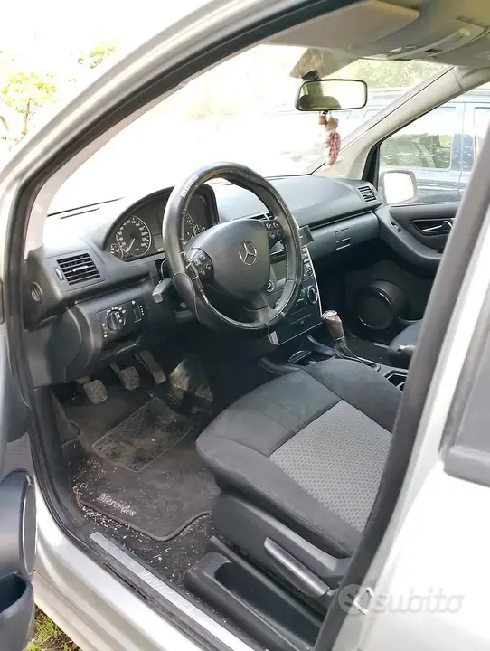 Mercedes-Benz A 180 2006 photo 2