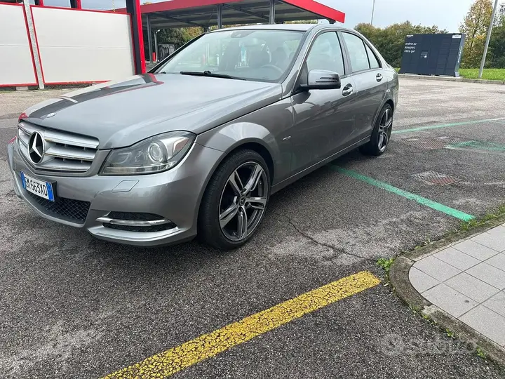 Mercedes-Benz C200 2012 photo 2