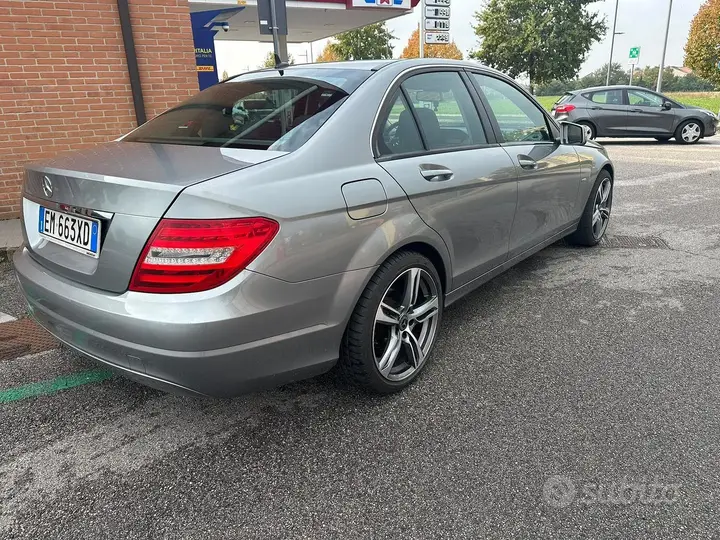 Mercedes-Benz C200 2012 photo 3