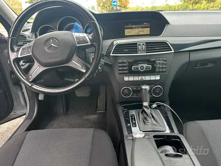 Mercedes-Benz C200 2012 photo 5