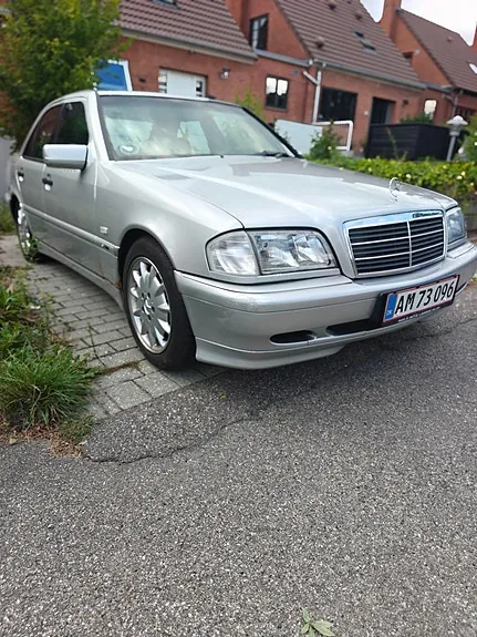 Mercedes-Benz C180 2000 photo 2