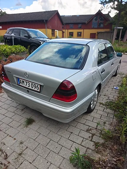 Mercedes-Benz C180 2000 photo 4