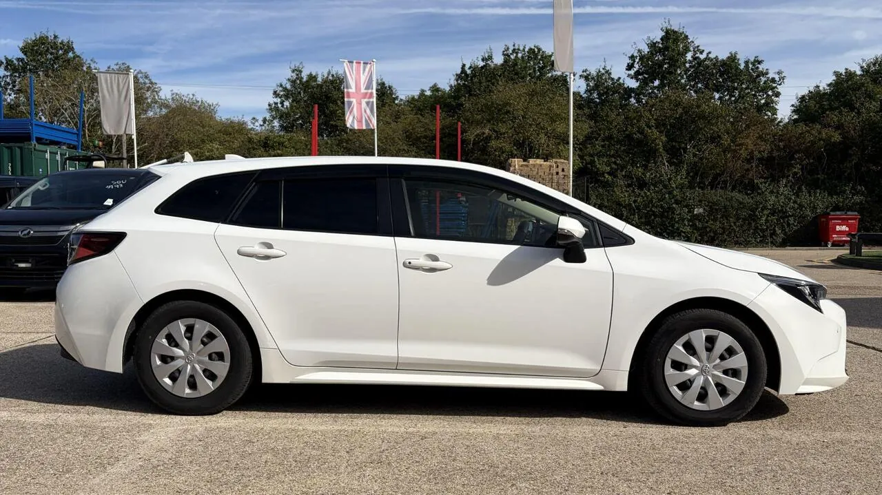 Toyota Corolla 2023 photo 2