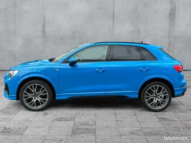 Audi Q3 2022 photo 2