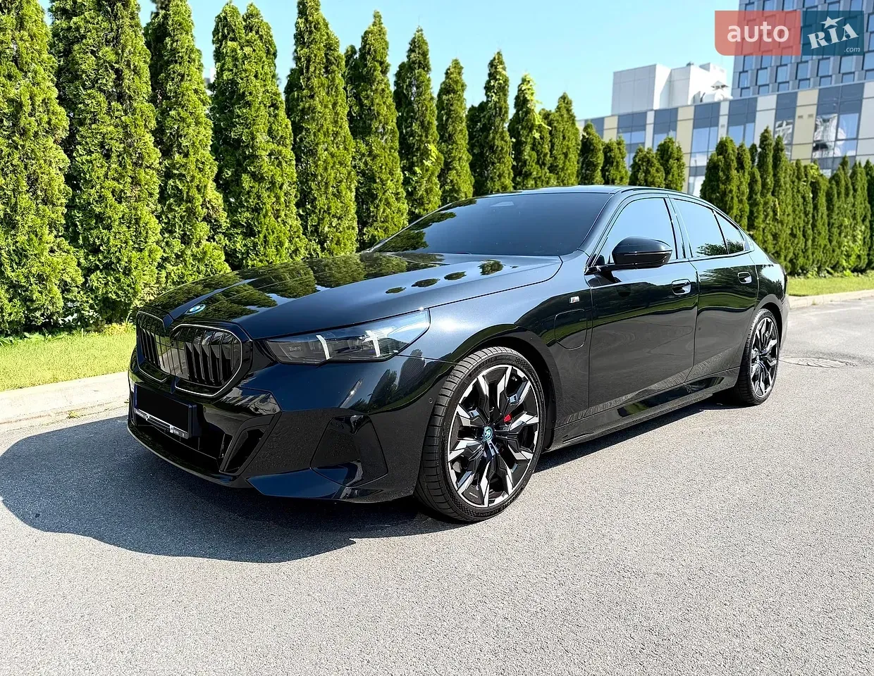 BMW 5 Series 2024 photo 3