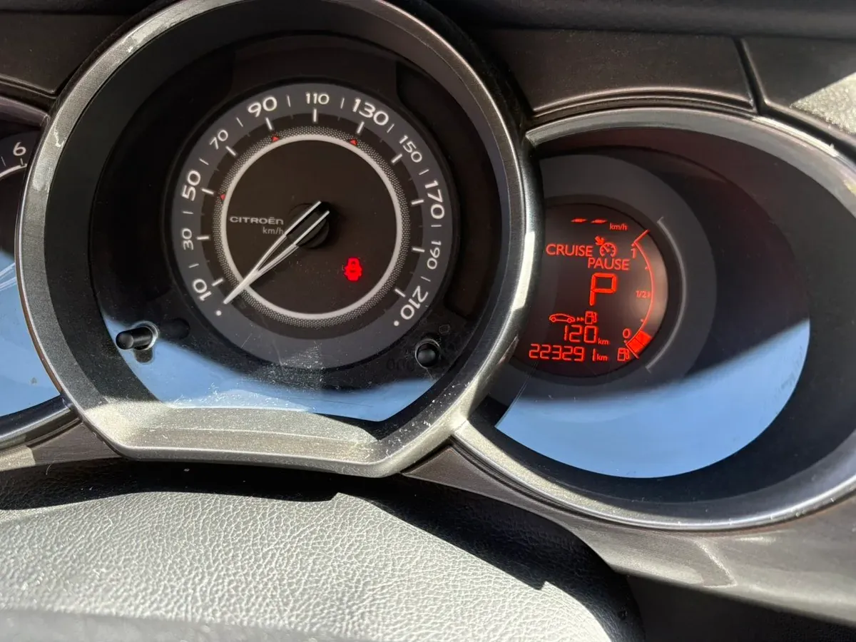 Citroen C3 2011 photo 2