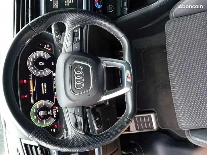 Audi Q3 2021 photo 2