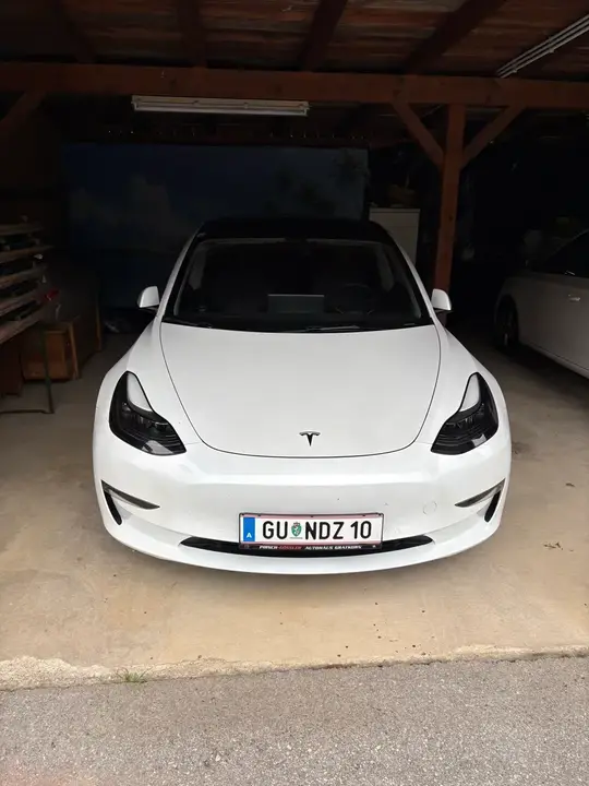 Tesla Model 3 2022 photo 2