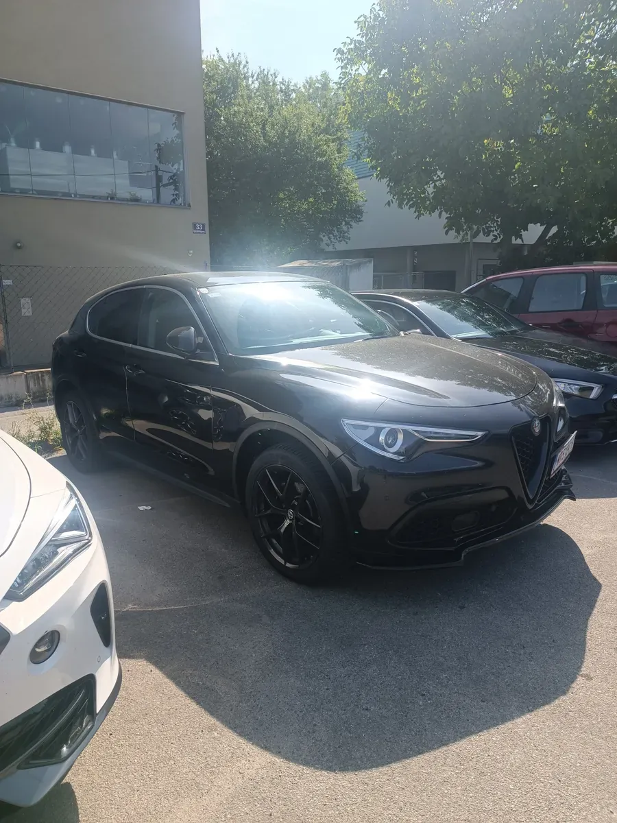 Alfa Romeo Stelvio 2017 photo 2