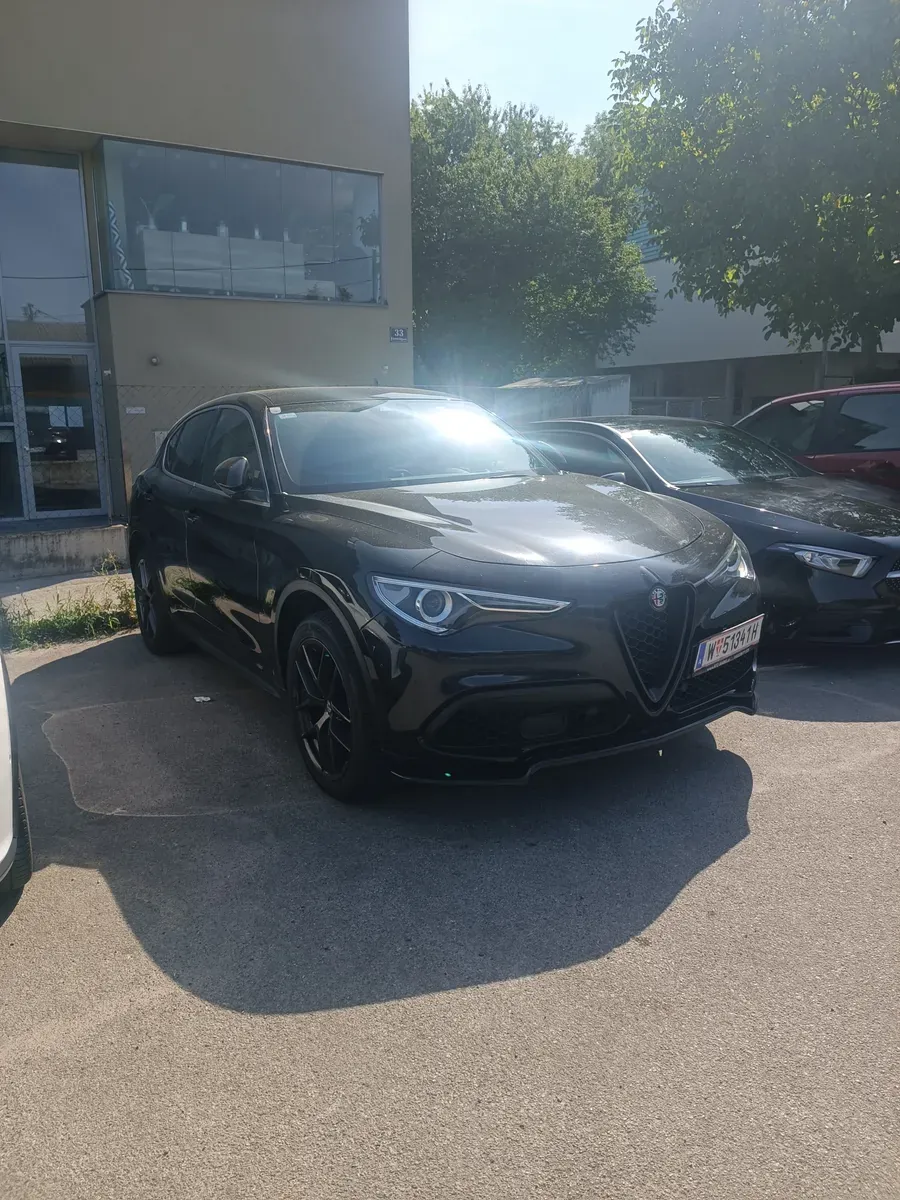 Alfa Romeo Stelvio 2017 photo 3