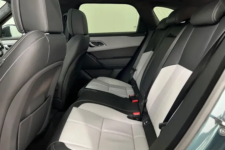 Land Rover Range Rover Velar 2026 photo 4