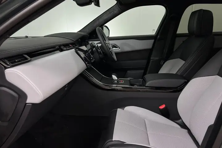 Land Rover Range Rover Velar 2026 photo 3
