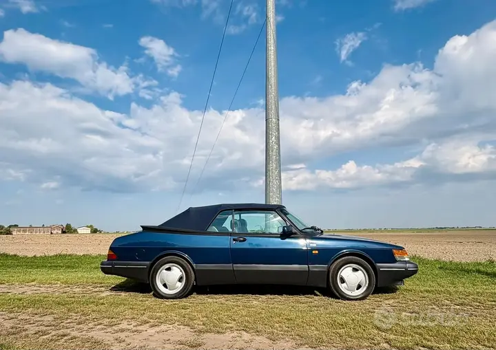 Saab 900