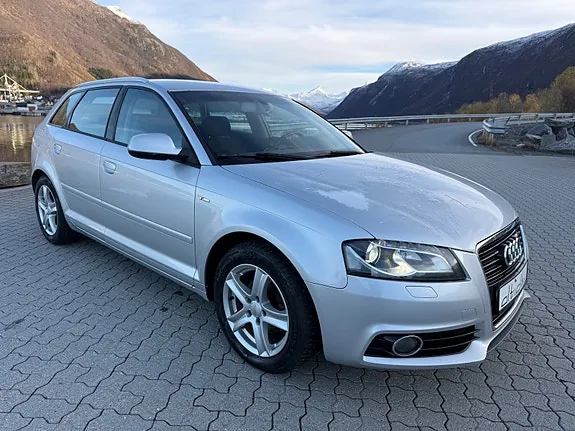Audi A3 2012 photo 2