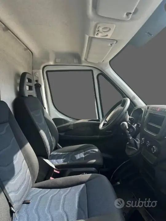Iveco Daily 2018 photo 2