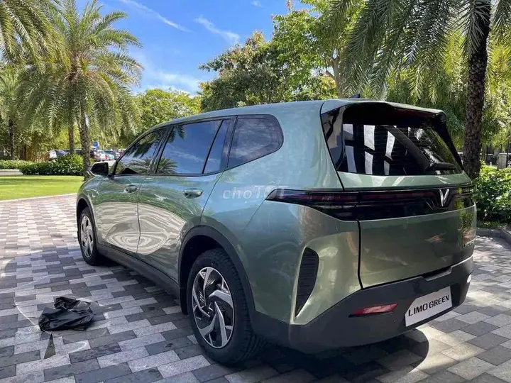 Vinfast Limo Green 2025 photo 5