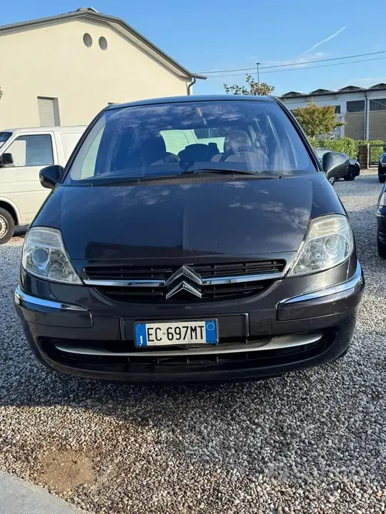 Citroen C8 2010 photo 2