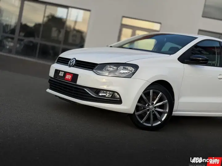 Volkswagen Polo 2014 photo 2