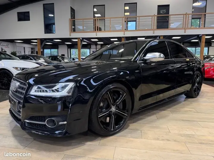 Audi S8 2015 photo 2
