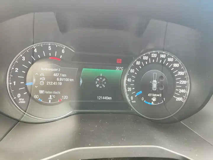 Ford Galaxy 2016 photo 3