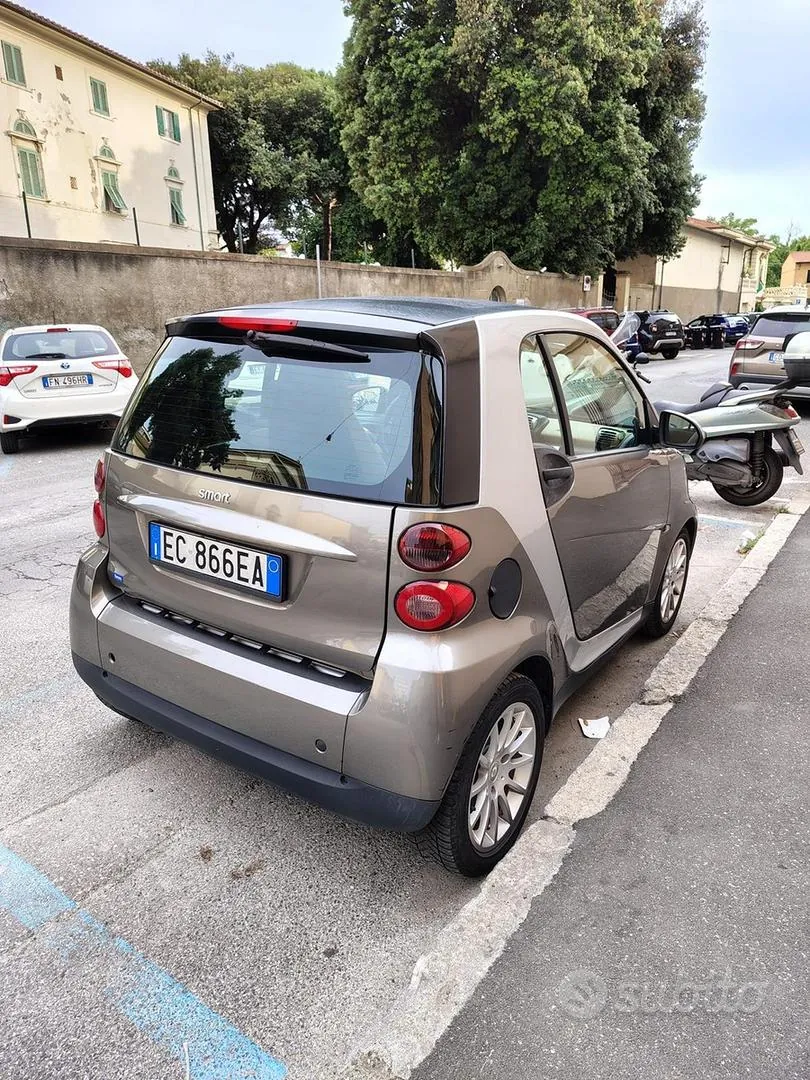 Smart Fortwo 2010 photo 2