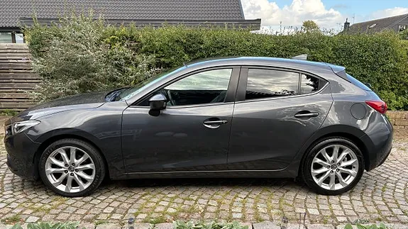 Mazda 3 2016 photo 2