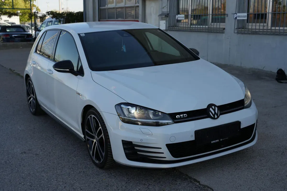 Volkswagen Golf 2015 photo 3