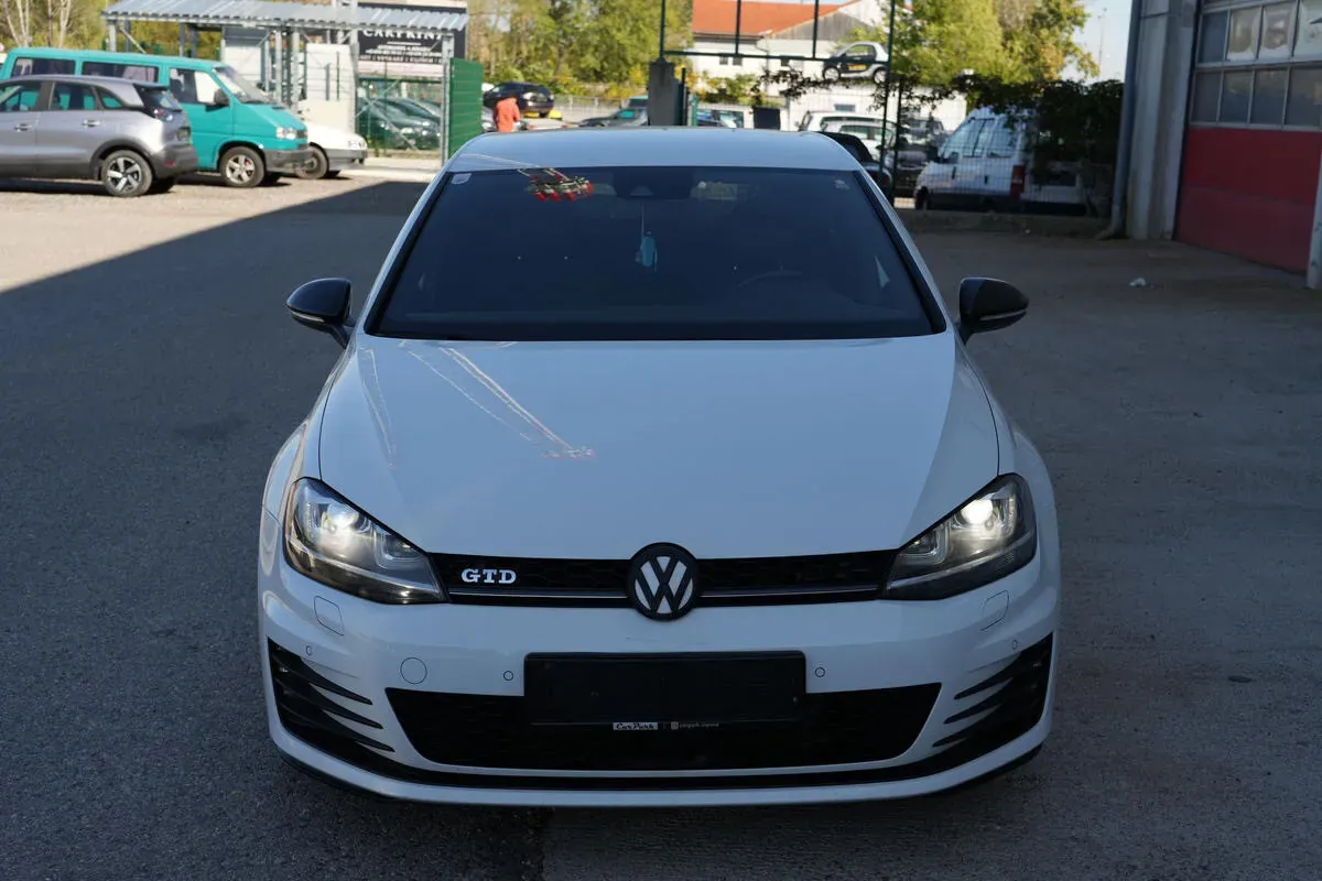 Volkswagen Golf 2015 photo 2