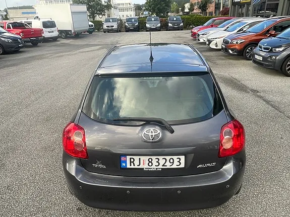 Toyota Auris 2008 photo 4