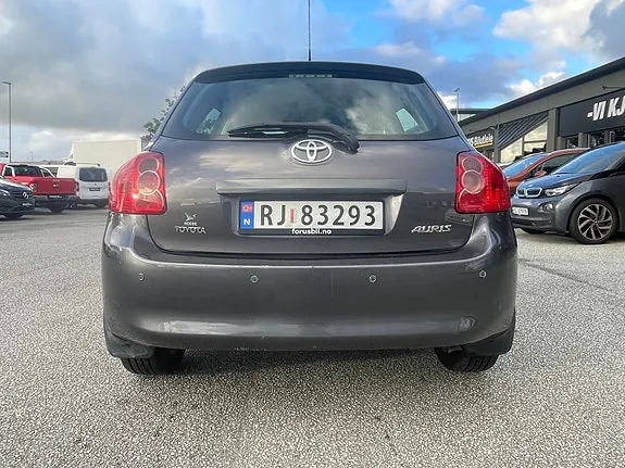 Toyota Auris 2008 photo 3