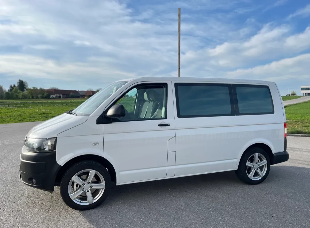 Volkswagen T5 2015 photo 2
