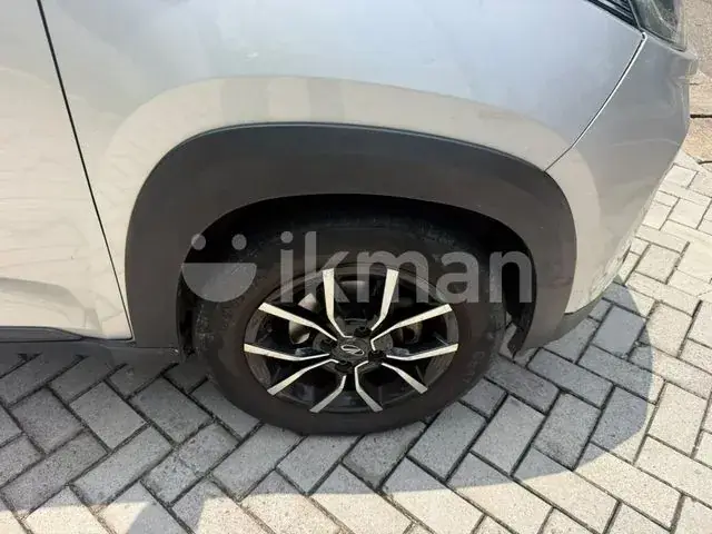 Mahindra Kuv 100 2021 photo 4
