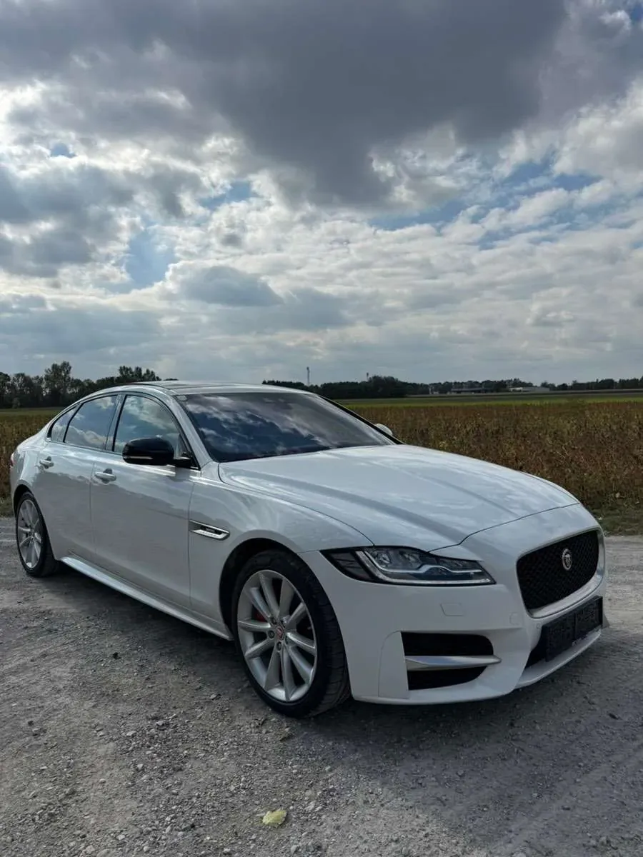 Jaguar Xf 2016 photo 2