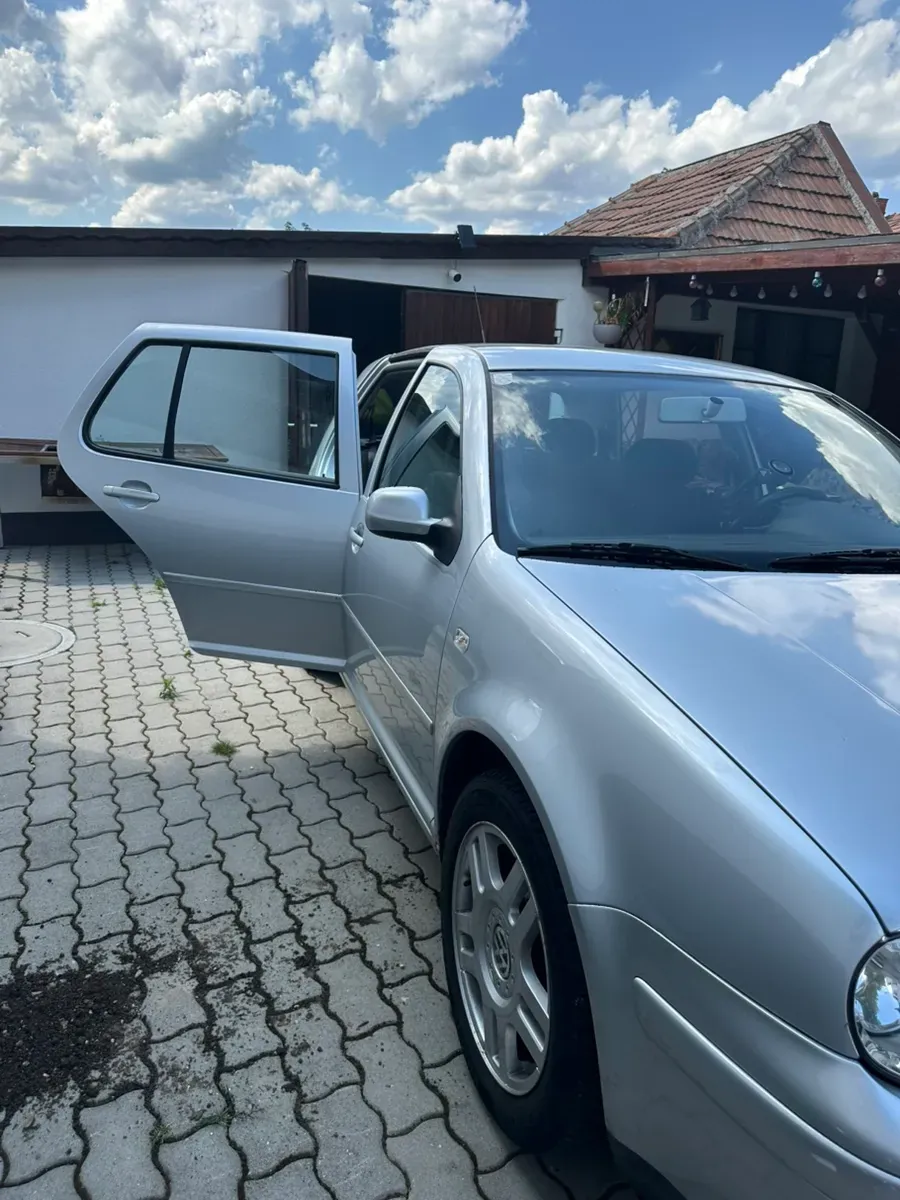 Volkswagen Golf 2002 photo 3