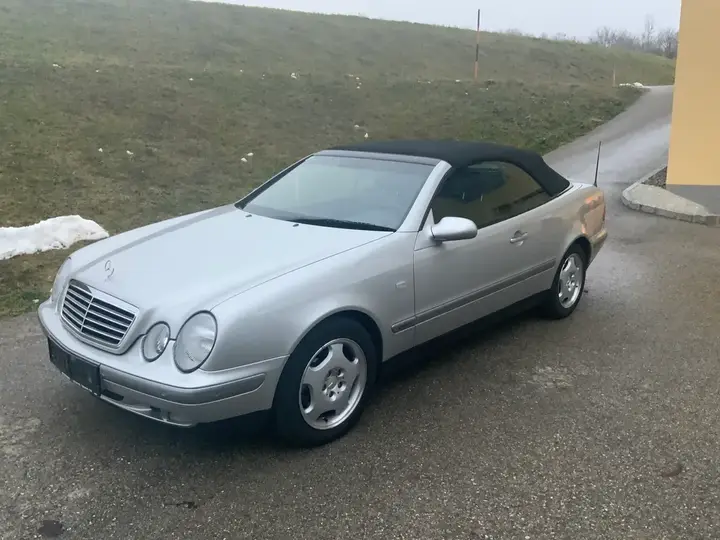 Mercedes-Benz Clk-Class 1999 photo 2