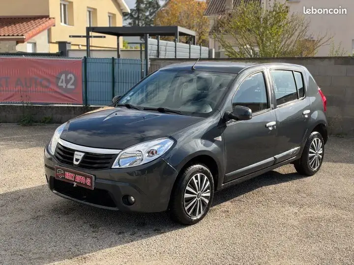 Dacia Sandero 2009 photo 2