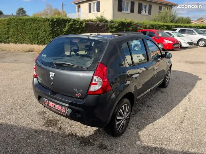 Dacia Sandero 2009 photo 4
