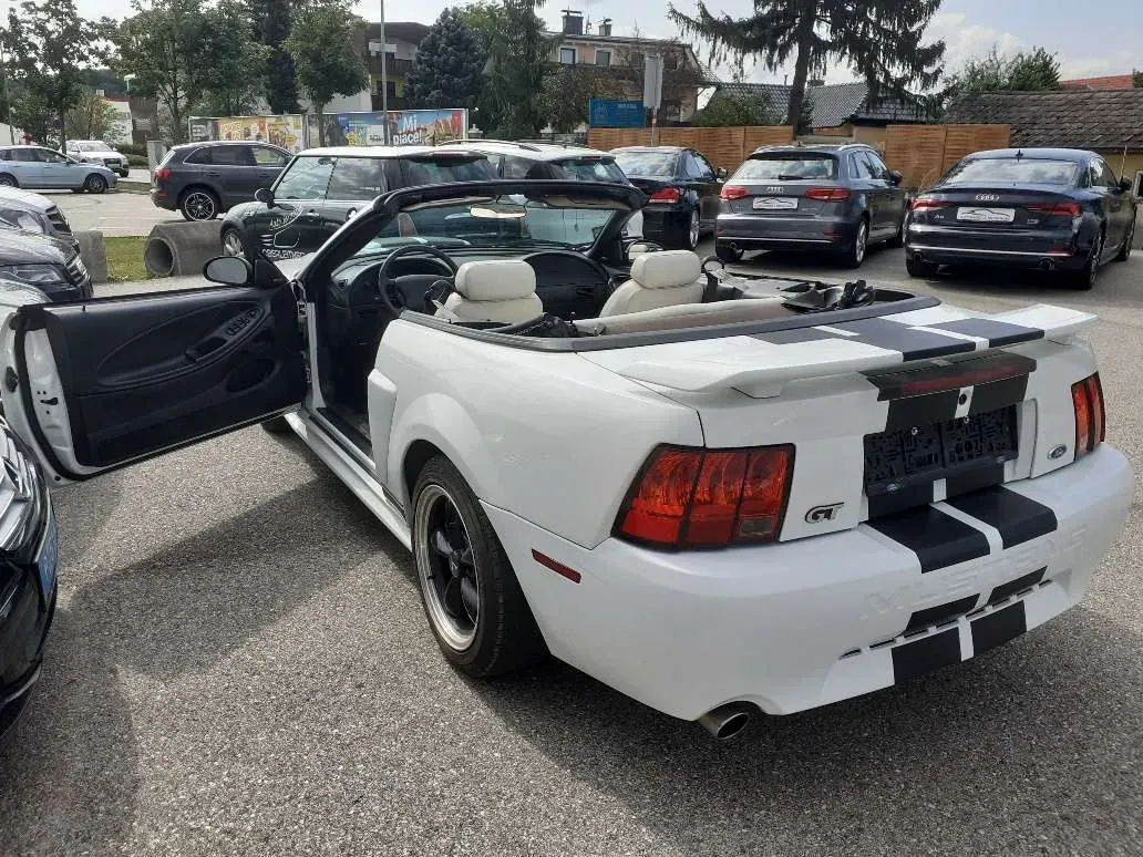 Ford Mustang 2001 photo 2