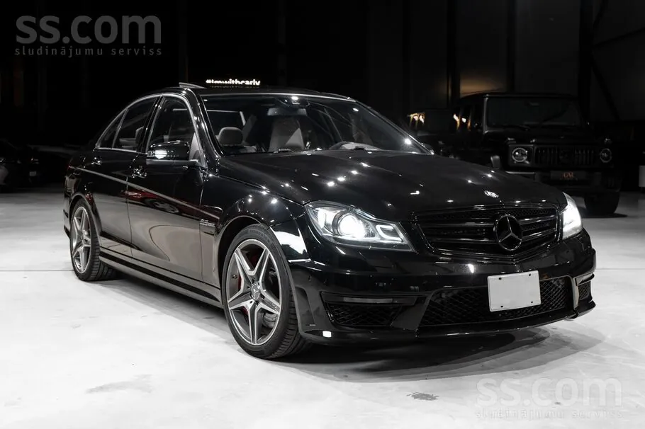 Mercedes-Benz C63 Amg 2013 photo 3
